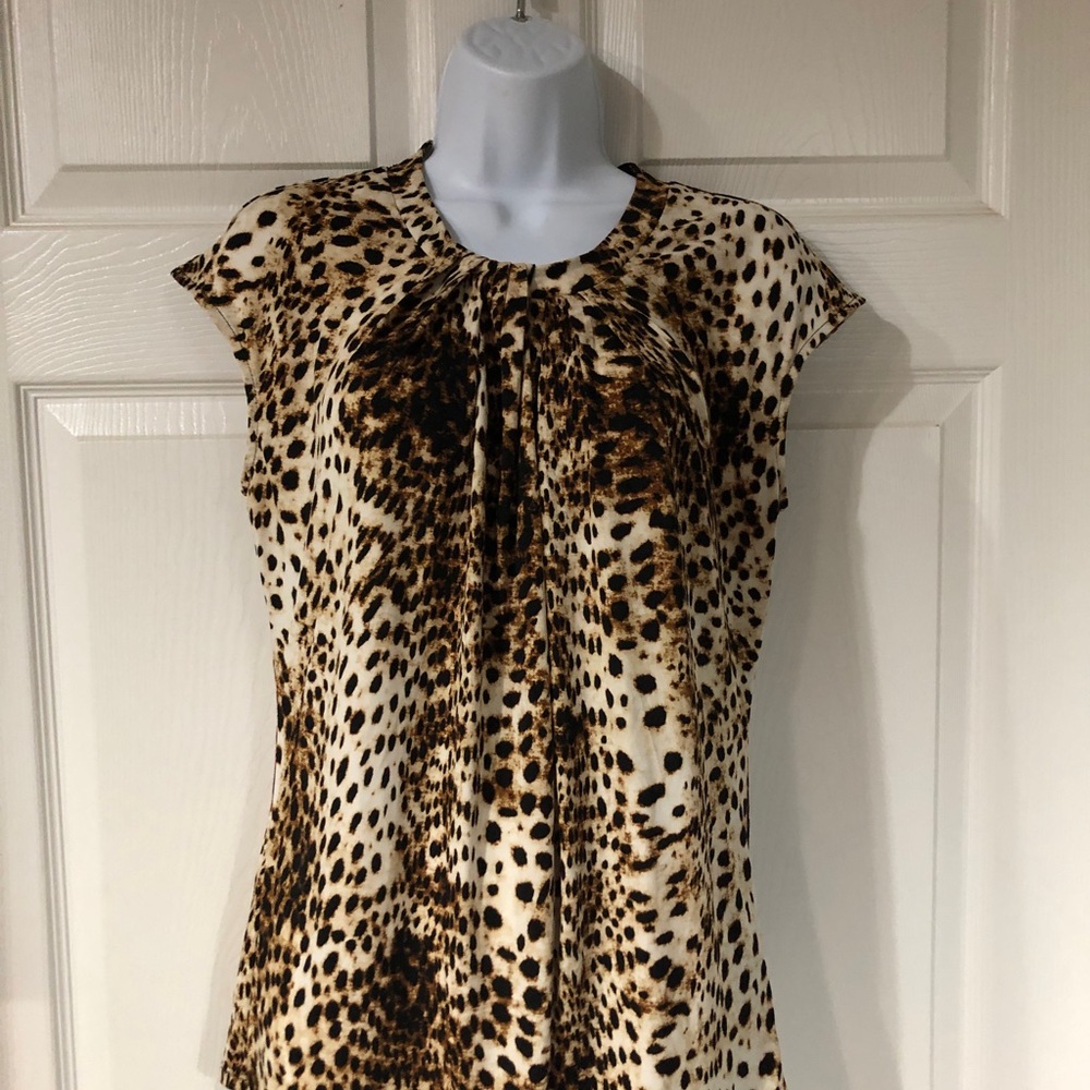 Liz Claiborne size Medium leopard print short sleeved shirt